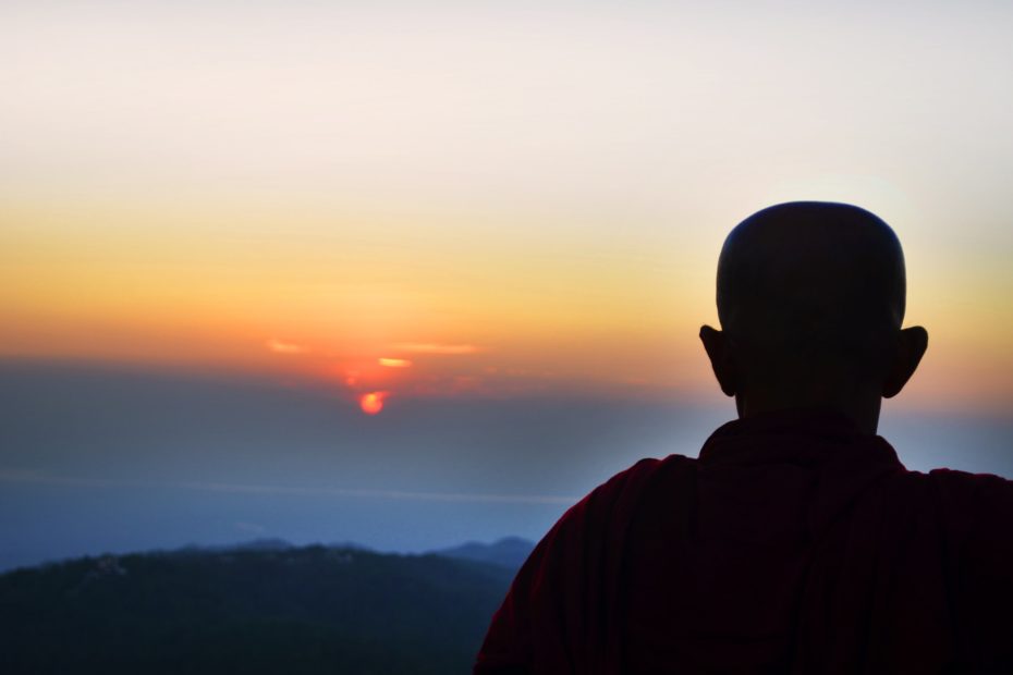 silhouette_of_man_during_golden_hour